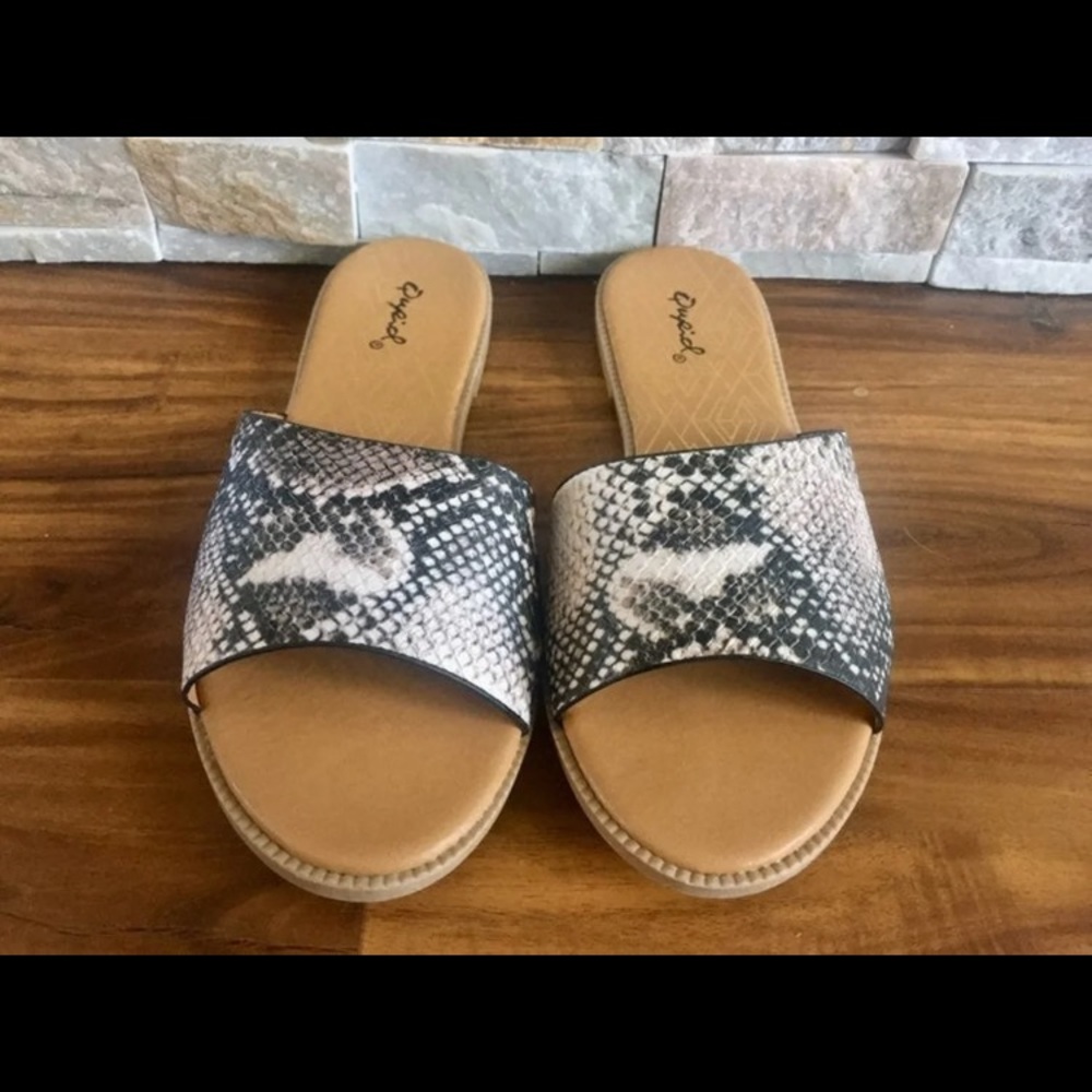 Qupid sandals